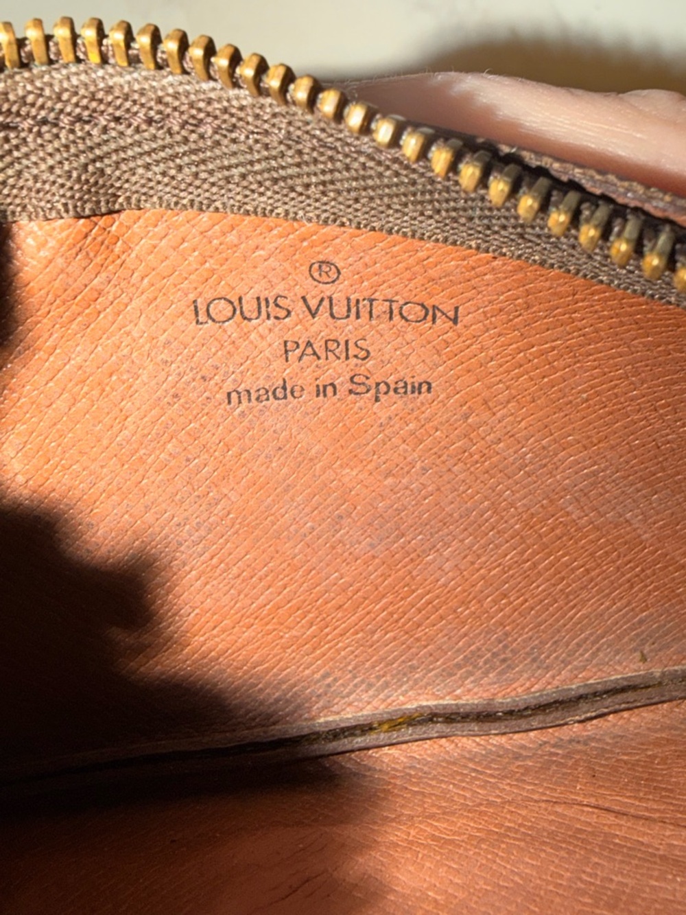 Louis Vuitton Brown Leather Small Leather Good with Gold-Tone Zipper - Picture 3 of 4